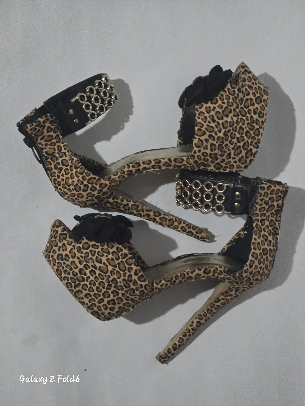 designed by kraftyey bold leopard